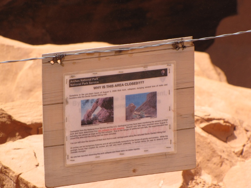 Sign about collapse of Wall Arch